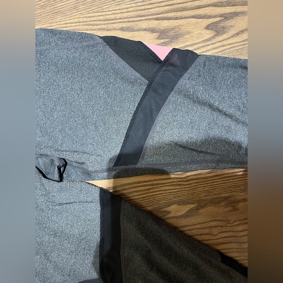 BOGO:Calvin Klein leggings - Picture 2 of 3